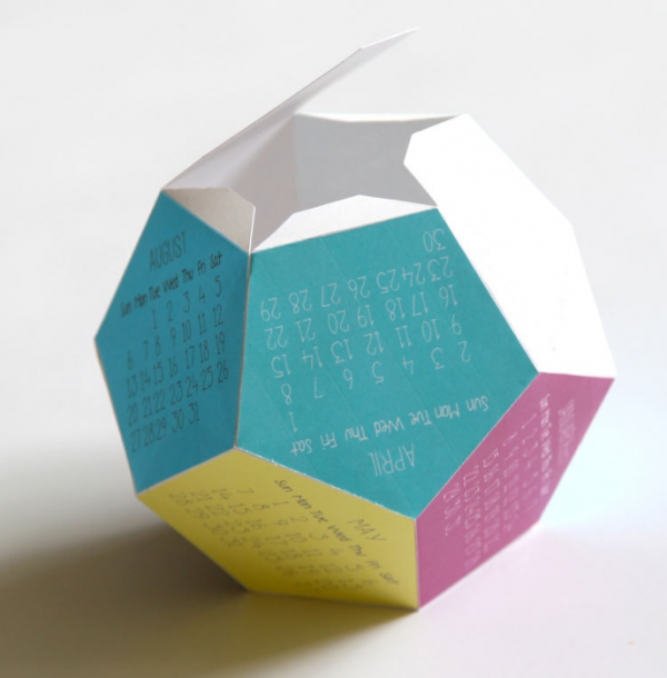 Kalender berbentuk origami yang unik